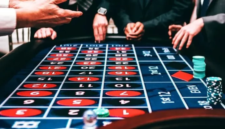 How can I tell if a casino game is fair?